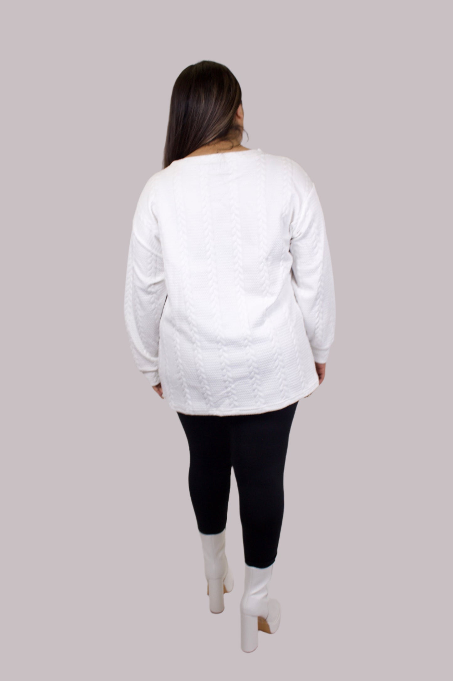 PLUS KNITTED WHITE OVERSIZED SWEATER