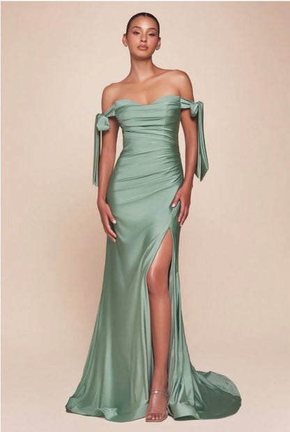 LA CD943+ Belle Gown