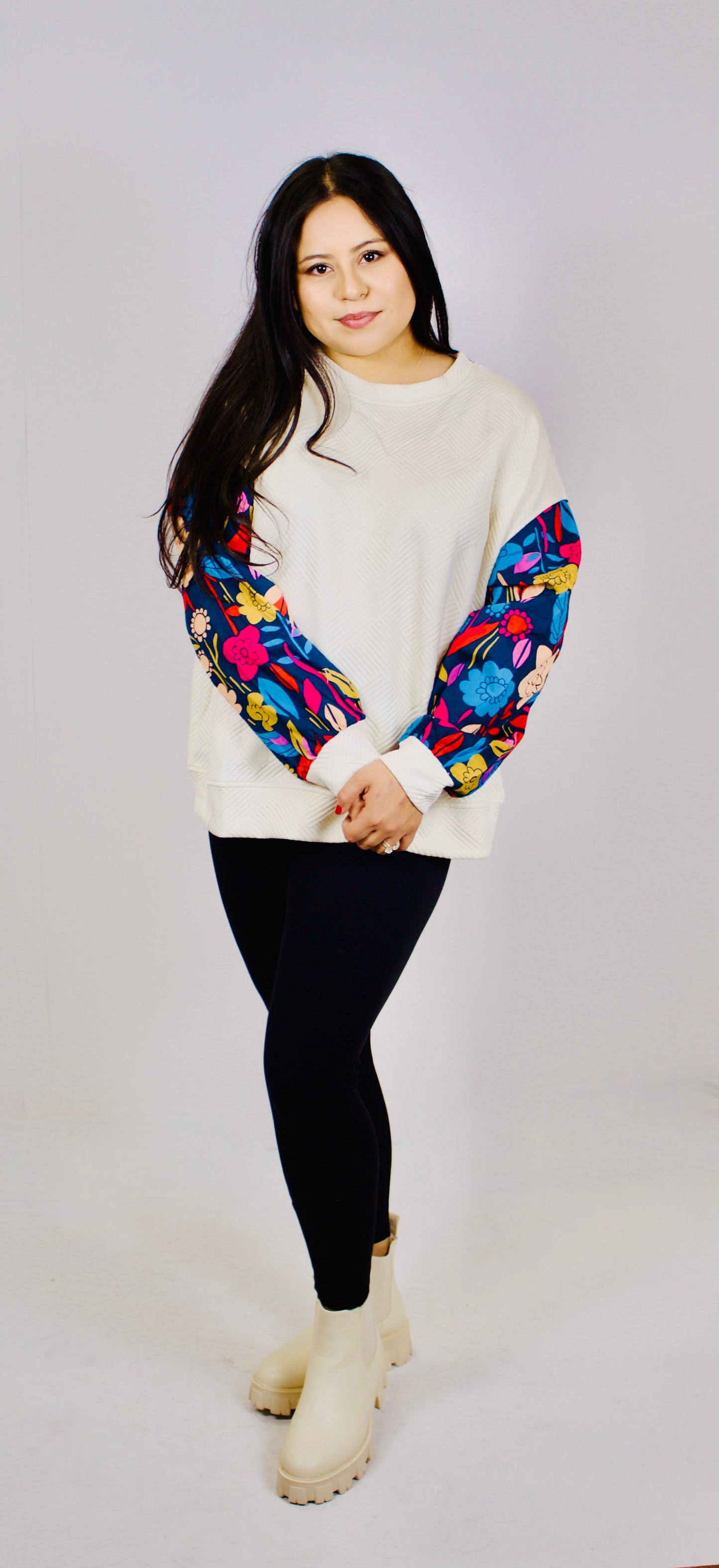FLOWER SLEEVE SWEATER