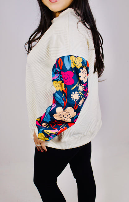 FLOWER SLEEVE SWEATER