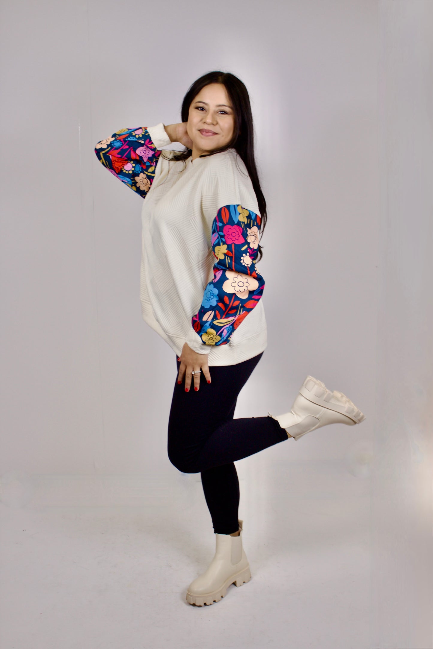 FLOWER SLEEVE SWEATER